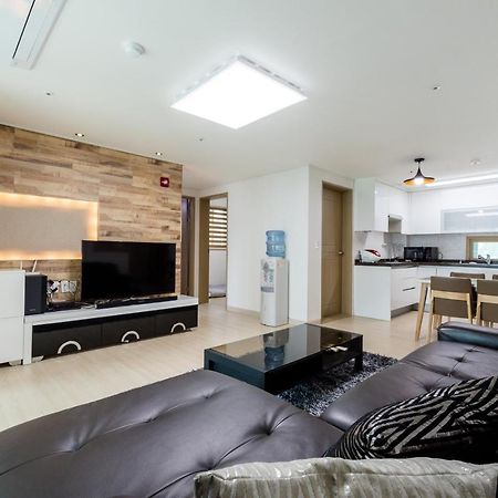Js Residence Hotel Okpo Кодже Экстерьер фото