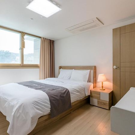 Js Residence Hotel Okpo Кодже Экстерьер фото
